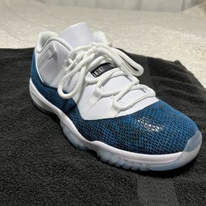 Jordan 11 low worn 1x like new with box and receipt